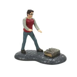 Department 56 Harry Potter Village Harry & His Monster Book Figure 6010456 Outlet