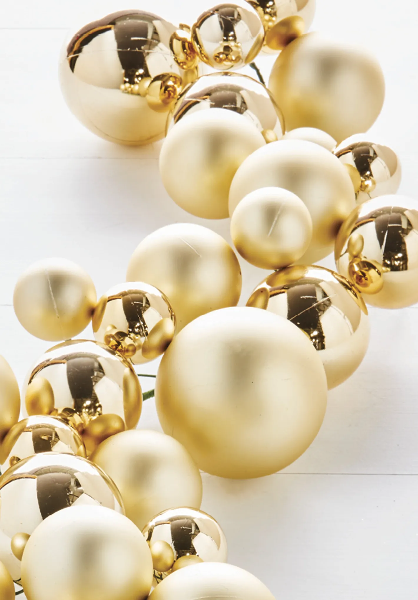 Raz Imports Raz 4' Gold Plastic Ball Christmas Garland G8382770 Outlet