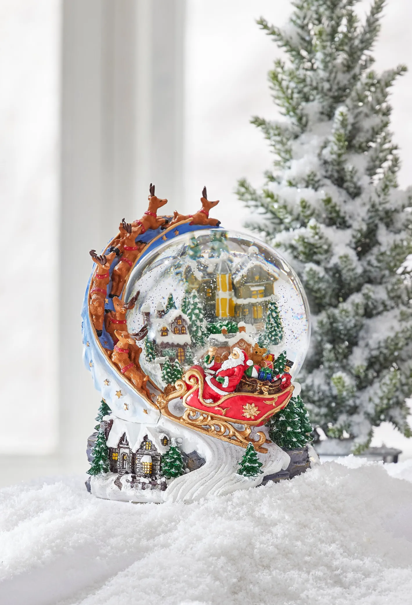 Raz Imports Raz 7.5" Santa and Sleigh Lighted Swirling Glitter Water Globe Christmas Snow Globe 4200758 New