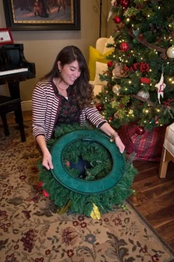 Village Lighting Deluxe Door Saver For Christmas Wreaths V-11101-DLX Discount